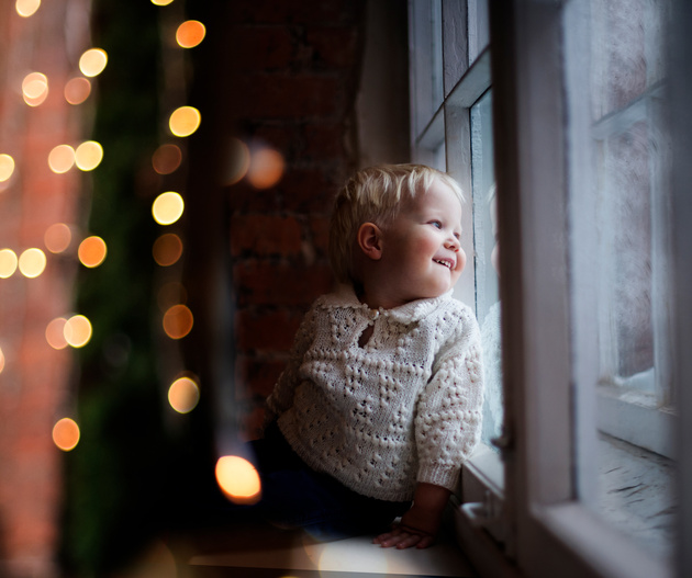 Как провести детскую новогоднюю фотосессию в студии с естественным освещением