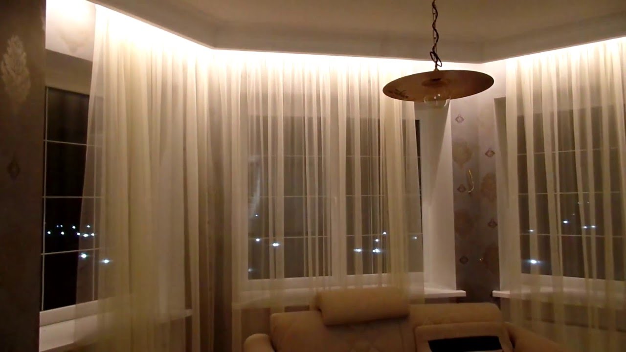 Подсветка окна гостиной