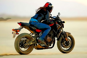 Мультяшная девушка на мотоцикле Yamaha MT-07