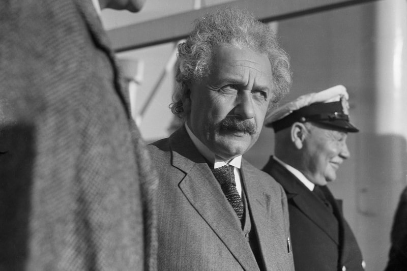 ФБР шпионило за Эйнштейном более двух десятилетий